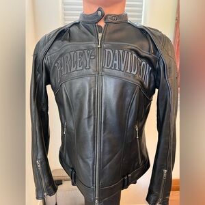 Women’s 1W Harley Davidson Leather jacket.